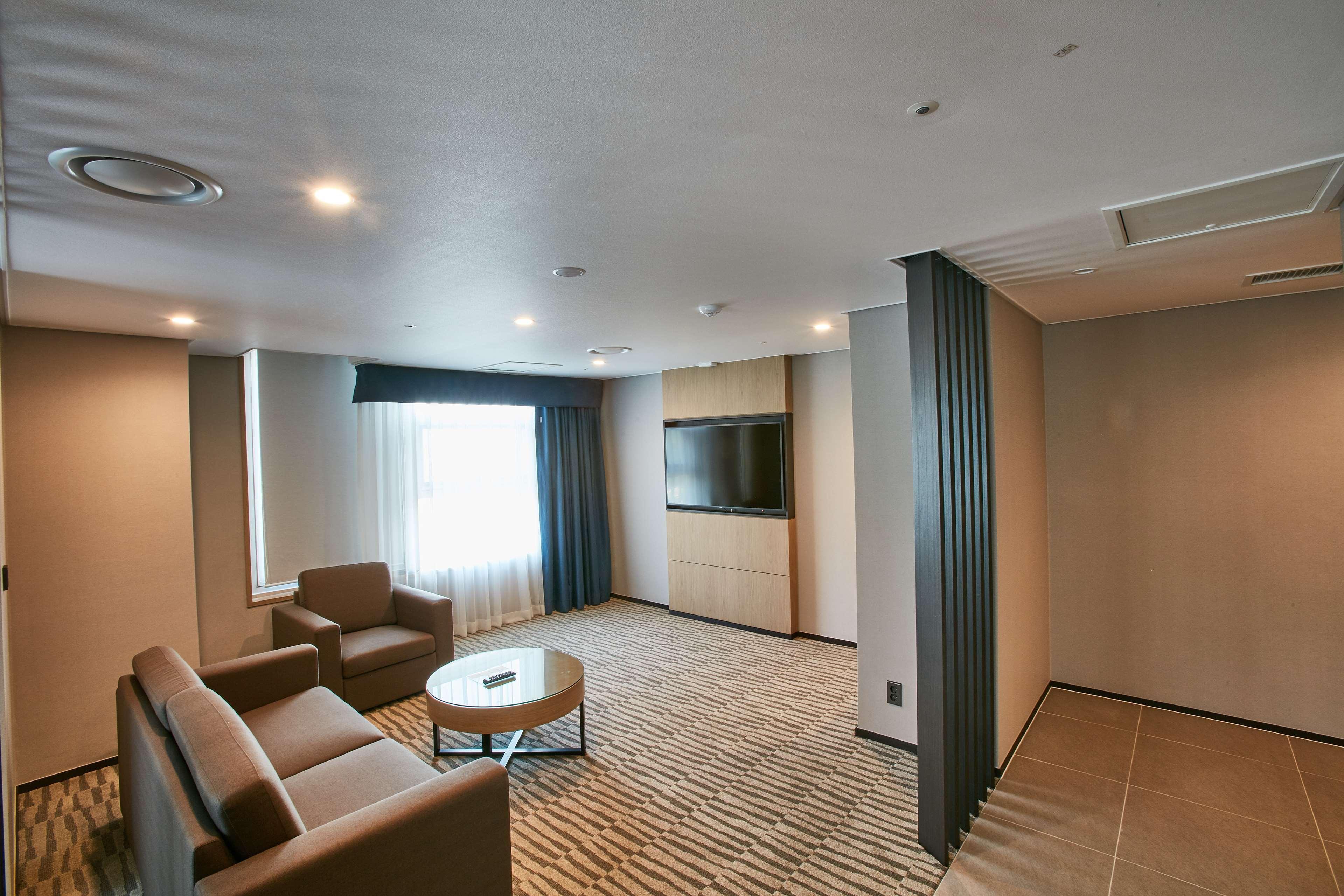 Best Western Plus Elmendorf Hotel San Antonio Hotel Экстерьер фото