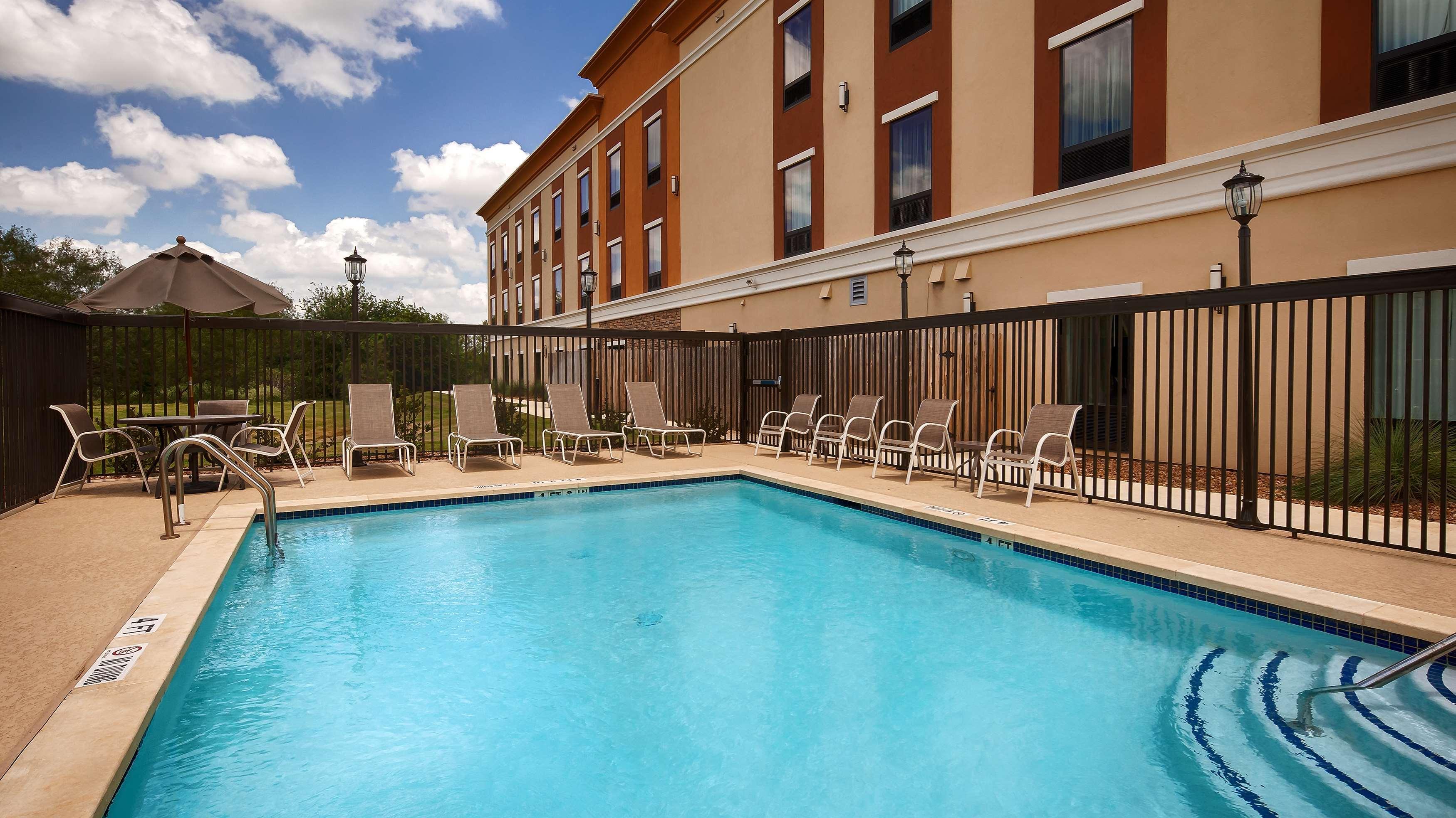 Best Western Plus Elmendorf Hotel San Antonio Hotel Экстерьер фото