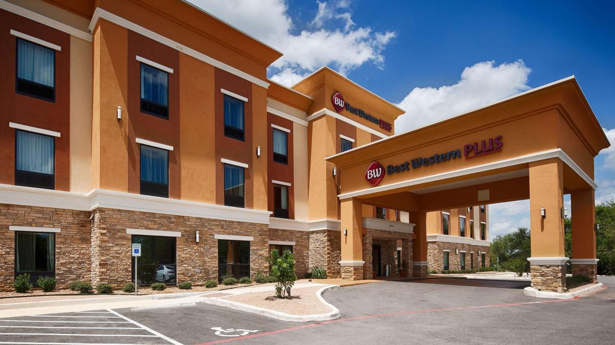 Best Western Plus Elmendorf Hotel San Antonio Hotel Экстерьер фото