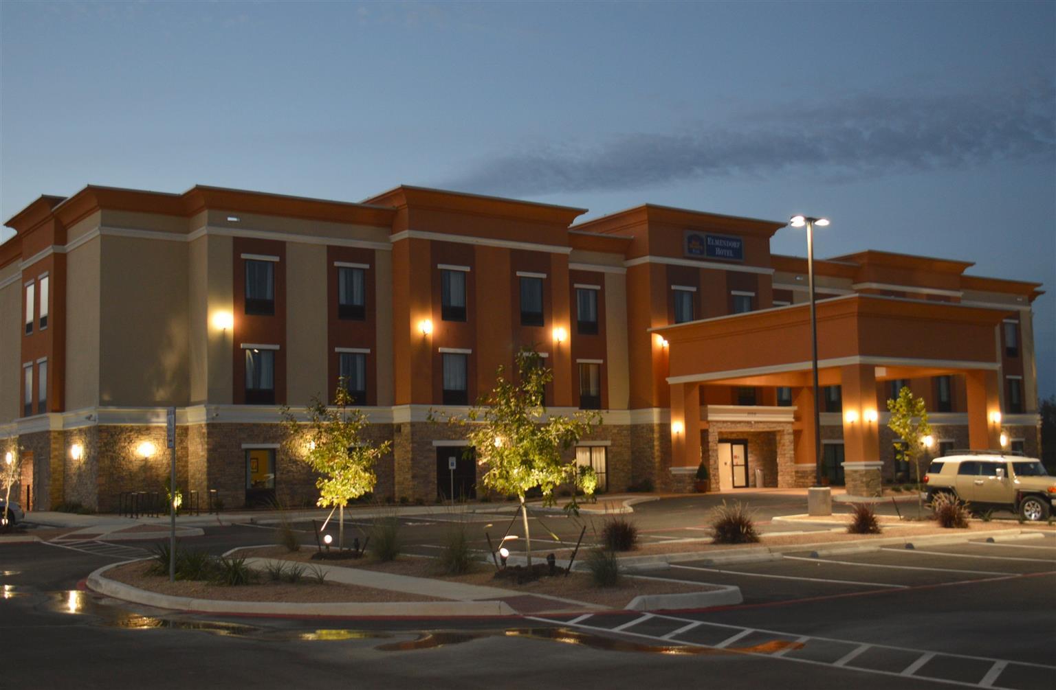 Best Western Plus Elmendorf Hotel San Antonio Hotel Экстерьер фото