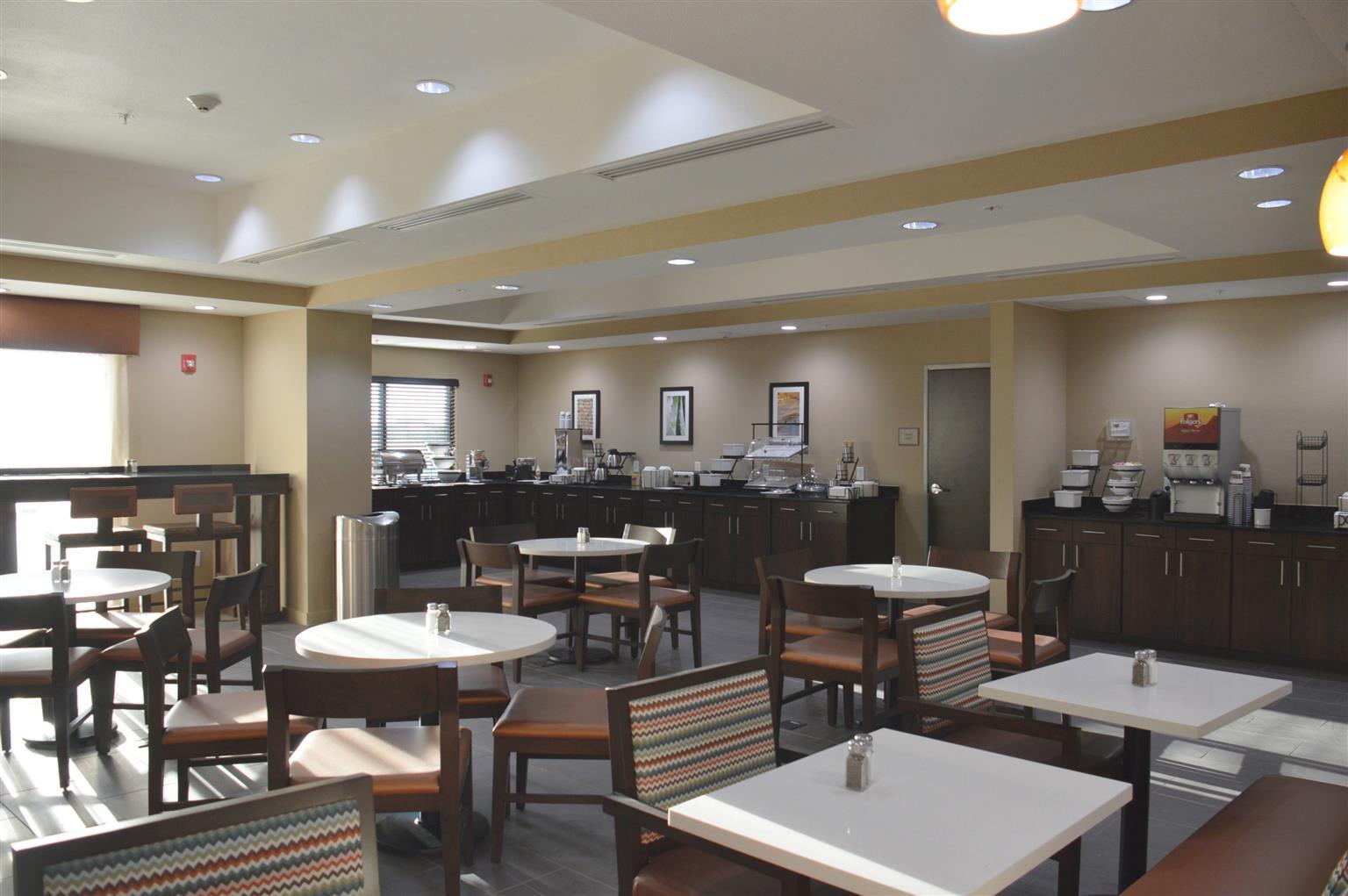 Best Western Plus Elmendorf Hotel San Antonio Hotel Экстерьер фото